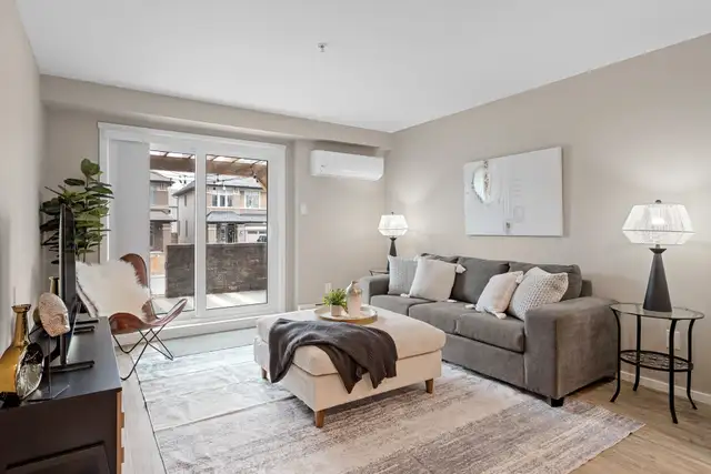Pet-Friendly Three Bedroom Two Bath with In-suite Laundry for Re in Long Term Rentals in Ottawa - Image 9