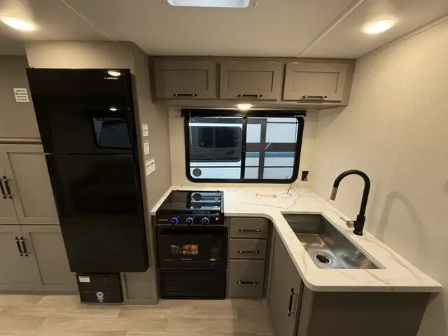 2026 KEYSTONE RV Hideout 291 BRWE in RVs & Motorhomes in Nelson - Image 20