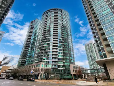 Amazing Location In Cityplace With Walking Distance To Rogers Centre, Entertainment District & Finan...