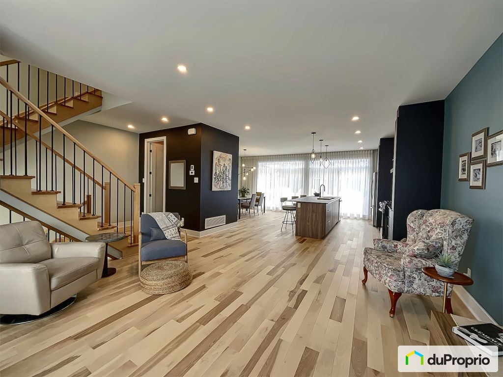 $864,000 - Townhouse for sale in Blainville — photo 1
