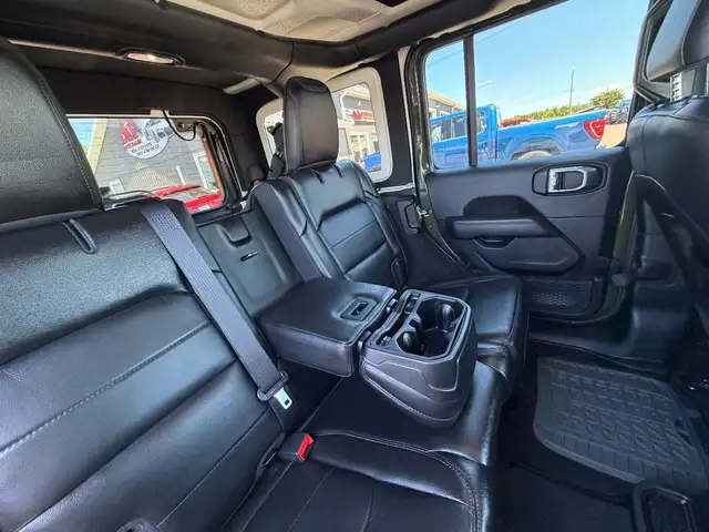 2021 Jeep Wrangler SAHARA ALTITUDE 4WD in Cars & Trucks in Summerside - Image 15