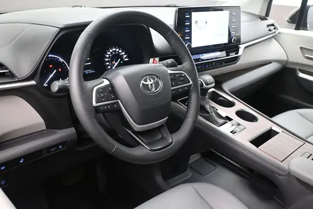 2024 Toyota Sienna XLE in Cars & Trucks in Dartmouth - Image 6