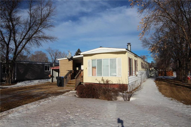 1 Poplar Avenue Carman, Manitoba in Houses for Sale in Portage la Prairie - Image 3
