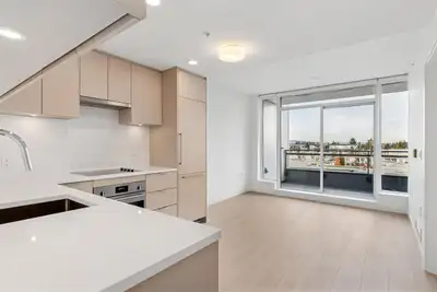 Welcome to this modern 1 Bed + 1 Bath home nestled in one of the newest buildings in the heart of Su...