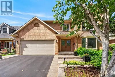 This updated 2-storey, 4-bedroom, 4-bathroom home is ideally located in the highly sought-after Head...