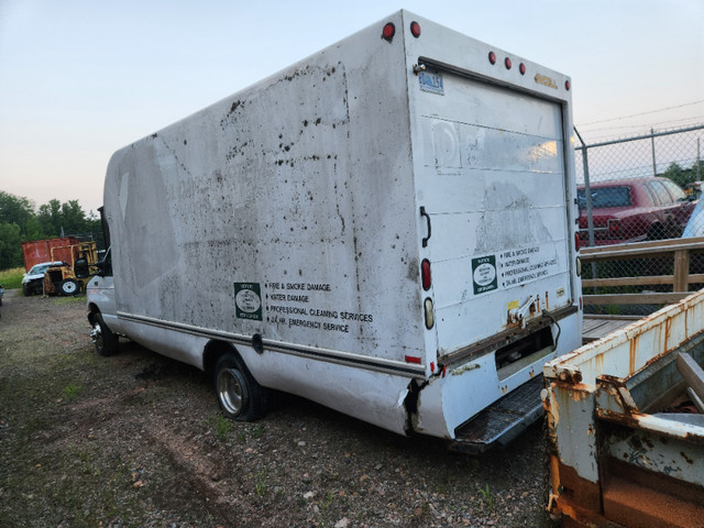 Parting out 2007 Ford cube van in Other in New Glasgow - Image 3