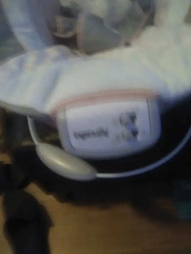 Ingenuity baby unicorn baby musical seat in Strollers, Carriers & Car Seats in St. Catharines - Image 3