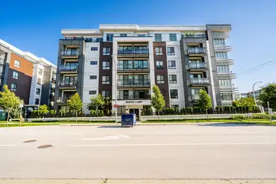 Discover modern living at Hudson & Singer, right in the heart of Willoughby Heights! This beautifull...