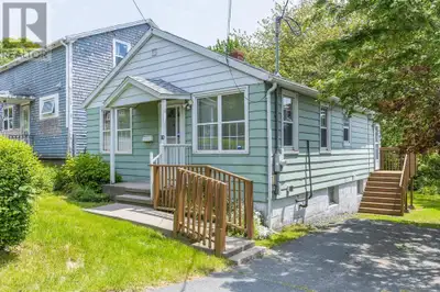 Small but mighty with big-time potential! Dont let the size fool you- 10 Courtney Road is bursting w...