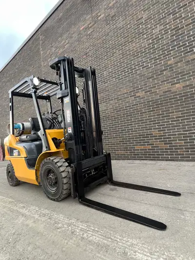 Keywords: Caterpillar forklift, propane forklift, 5,000 lbs capacity, outdoor forklift, 3-stage mast...