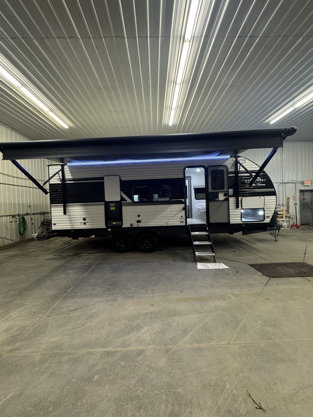 2026 FOREST RIVER DELLA TERRA 221ML in Travel Trailers & Campers in Regina - Image 2