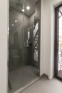 Renovated Akelius one bedroom apartment for rent. Located near de Maisonneuve West in the Notre-Dame... (image 6)