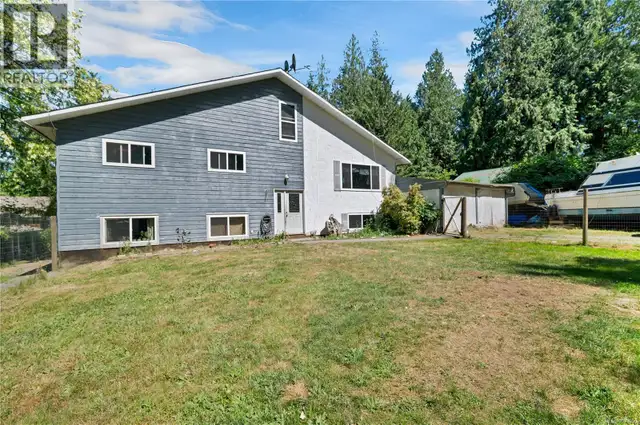 1376 Hooley Rd Quadra Island, British Columbia in Houses for Sale in Campbell River - Image 3