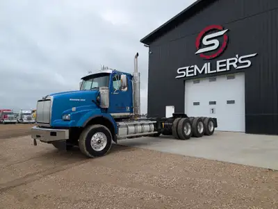 1 owner! 2018 Western Star 4900 Tri Drive or cab and Chassis Tridem Located near Westlock, AB KMS: 3...