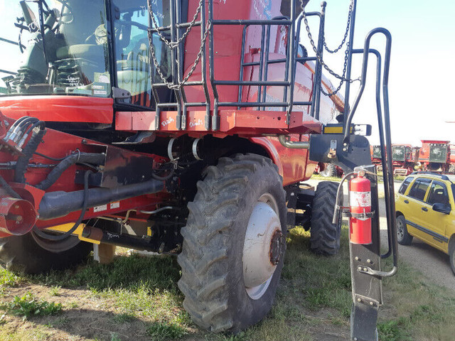 PARTING OUT: Case IH 7010 Combine (Parts/Salvage) in Other in Saskatoon - Image 4