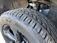7 Seats | Sunroof | Heated Seats | Remote Start | Navigation | 4 Wheel Drive Experience the perfect... (image 9)