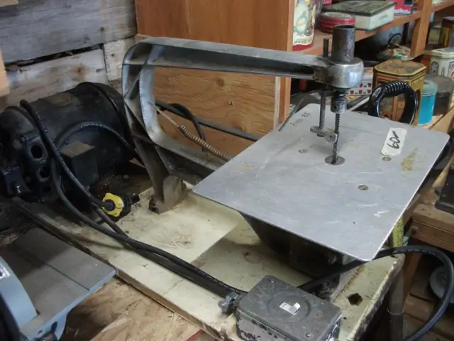 Seven Scroll Saw in Power Tools in Belleville - Image 4