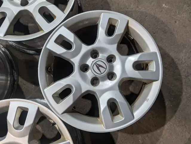 17in 17" - OEM Acura Mdx Alloy Wheels - 5x114.3 in Tires & Rims in Kitchener / Waterloo - Image 3
