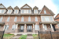 3 Beds / 3 Baths Freehold Townhouse In Northeast Ajax