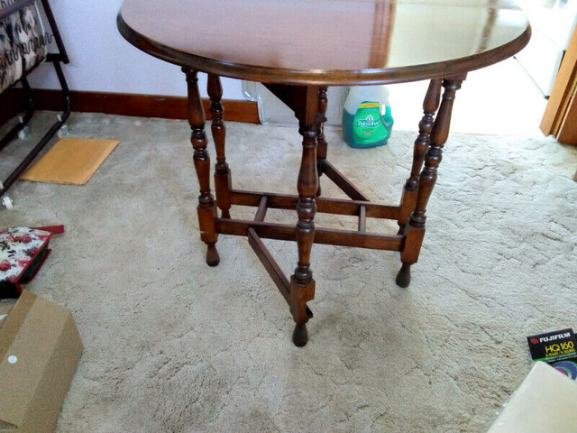 folding table in Dining Tables & Sets in City of Halifax - Image 2