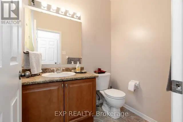 1049 FIELDFAIR WAY Ottawa, Ontario in Houses for Sale in Ottawa - Image 9