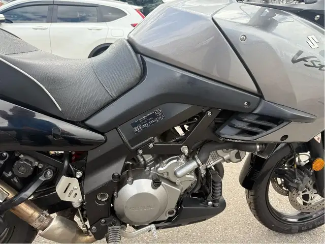 2006 Suzuki V-Strom 1000 ~ V-STROM 1000 ~ COMFORT ~ TOURING ~ LO in Street, Cruisers & Choppers in City of Toronto - Image 27
