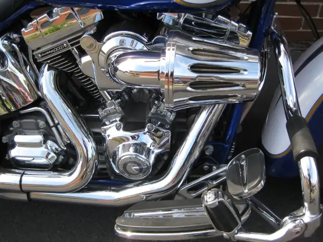 2014 Harley-Davidson FLSTNSE CVO Softail Deluxe in Street, Cruisers & Choppers in City of Toronto - Image 5