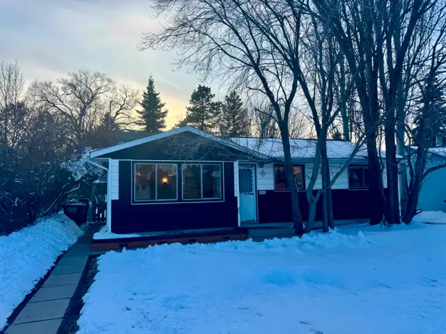 Great Starter Home, 3 Bed, Updated Bathroom, Must See in Houses for Sale in Saskatoon - Image 11
