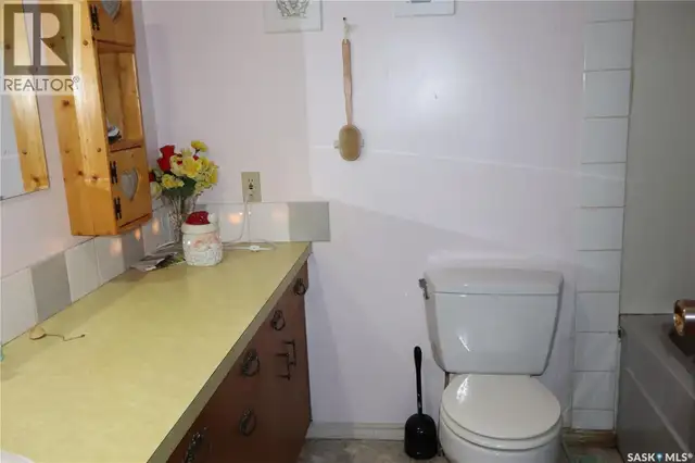 228 7th AVENUE E Gravelbourg, Saskatchewan in Houses for Sale in Moose Jaw - Image 30