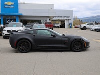 2017 Chevrolet Corvette Grand Sport 3LT Track-ready performance meets pure driver engagement in this... (image 4)