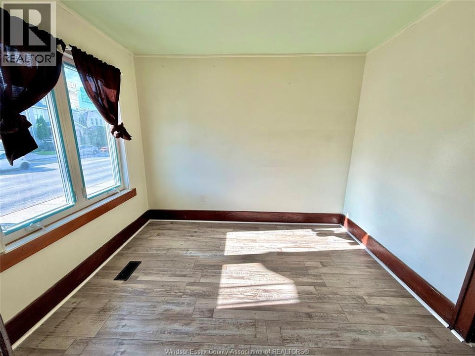 2244 HOWARD Windsor, Ontario 2