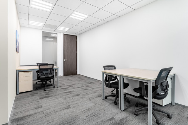 Private office space for 5 persons in Calgary - Telus Sky in Commercial & Office Space for Rent in Calgary - Image 2