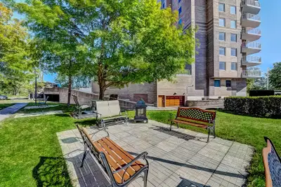 4.5 à louer - 100-400 Place Juge Desnoyers - Laval