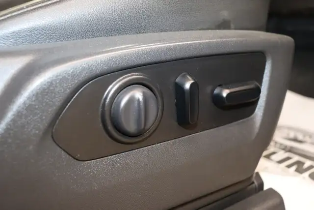 2020 GMC Sierra 2500HD 4WD Crew Cab Standard Box SLT | Cars & Trucks ...