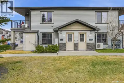 This move-in ready, upper level condo is a strong choice for first-time buyers or investors in Harbo...