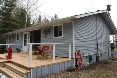 R19//Grindstone Provincial Pk/Welcome to 8 Tamarack Way...your lakefront awaits you! This 1237 sq ft...