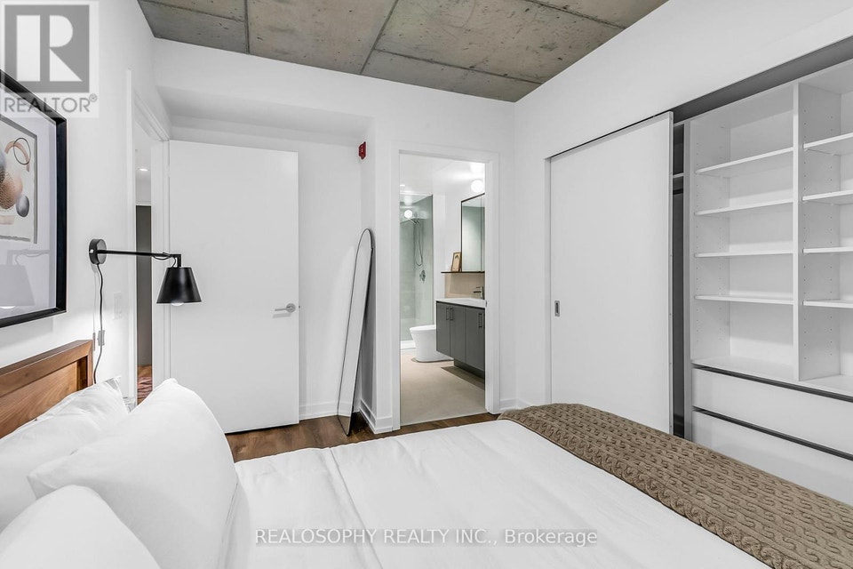 410 - 115 LARCHMOUNT AVENUE Toronto (South Riverdale), Ontario 4