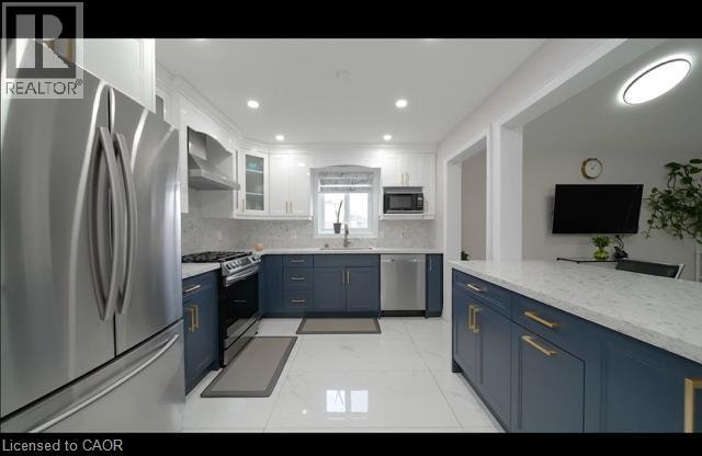 643 DOON SOUTH Drive Kitchener, Ontario 5