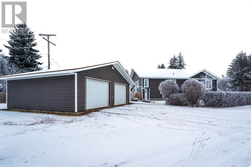 104 Railway Avenue West Neilburg, Saskatchewan Houses for Sale