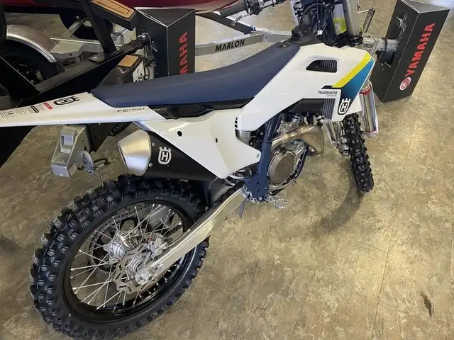 2025 Husqvarna FC 450 in Dirt Bikes & Motocross in Medicine Hat - Image 3