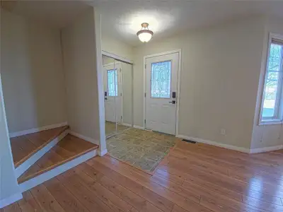 B12//Brandon/Move right into this condo located very conveniently to so much in the city. Close to M...