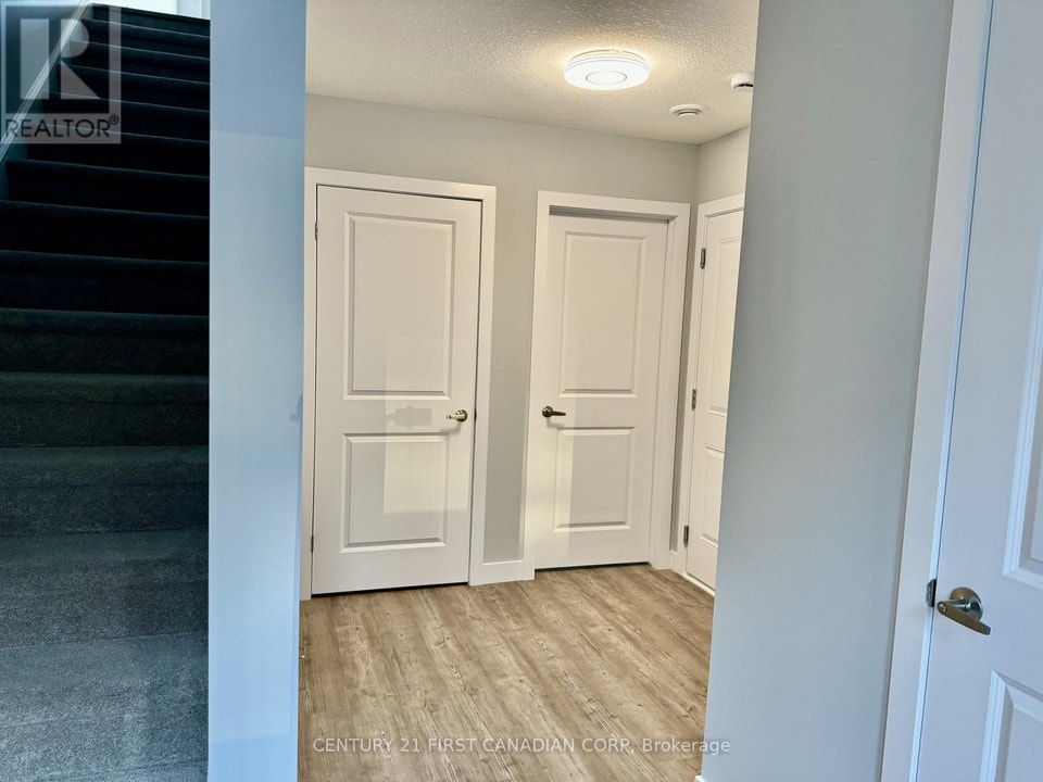 24 - 349 SOUTHDALE ROAD E London South (South W), Ontario 5