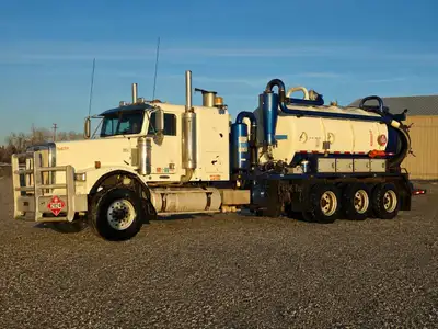 2007 Freightliner 8x6 Combo Vac Truck Engine rebuilt at 10560 engine hours! 11242 engine hours showi...