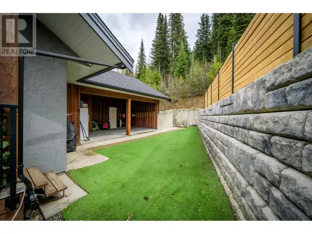 2401 FAIRWAYS Drive Sun Peaks, British Columbia in Houses for Sale in Kamloops - Image 25