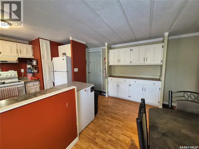 129 17th STREET NE Weyburn, Saskatchewan in Houses for Sale in Regina - Image 4