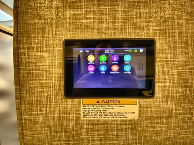 2025 Thor Motor Coach Hurricane 34R in RVs & Motorhomes in Bedford - Image 36