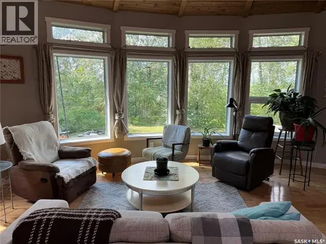 Lakefront Round House Northern Admin District, Saskatchewan in Houses for Sale in La Ronge - Image 6