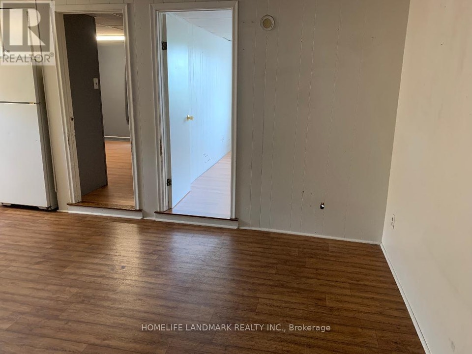 9 - 2 BASCOM STREET S Uxbridge, Ontario 5