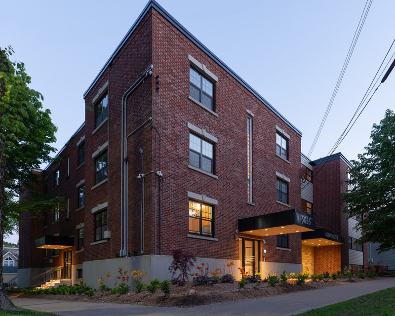 LARGE TWO BEDROOM STEPS TO DAL, SMU, HOSPITALS & DOWNTOWN!!! Long