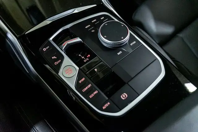 2023 BMW 3 Series 330i xDrive | Groupe Premium | Volant in Cars & Trucks in City of Montréal - Image 21